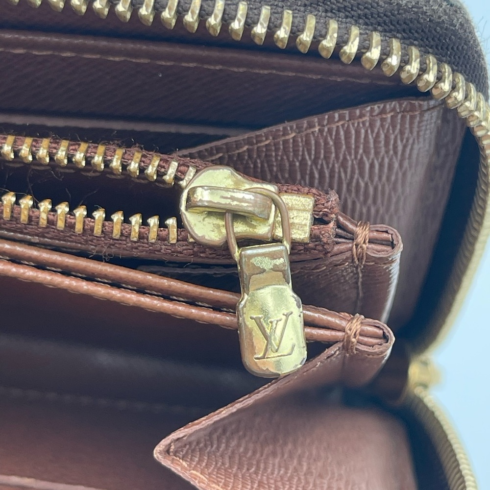 Authentic Preowned Louis Vuitton Zippy Wallet Monogram Brown Interior - Picture 9 of 9